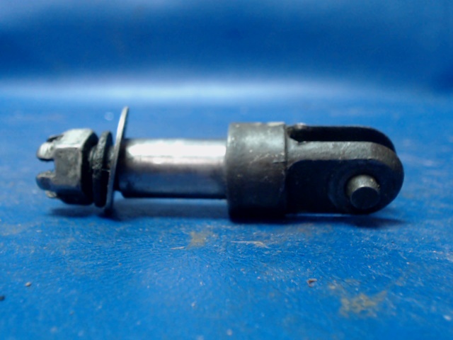 2043024-1 Cessna - SPINDLE BOLT-STEERING COLLAR